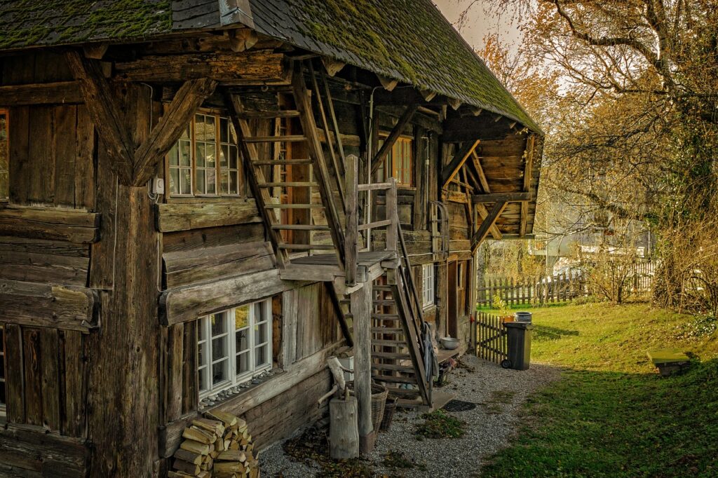 Old abandoned home in a dilapidated condition